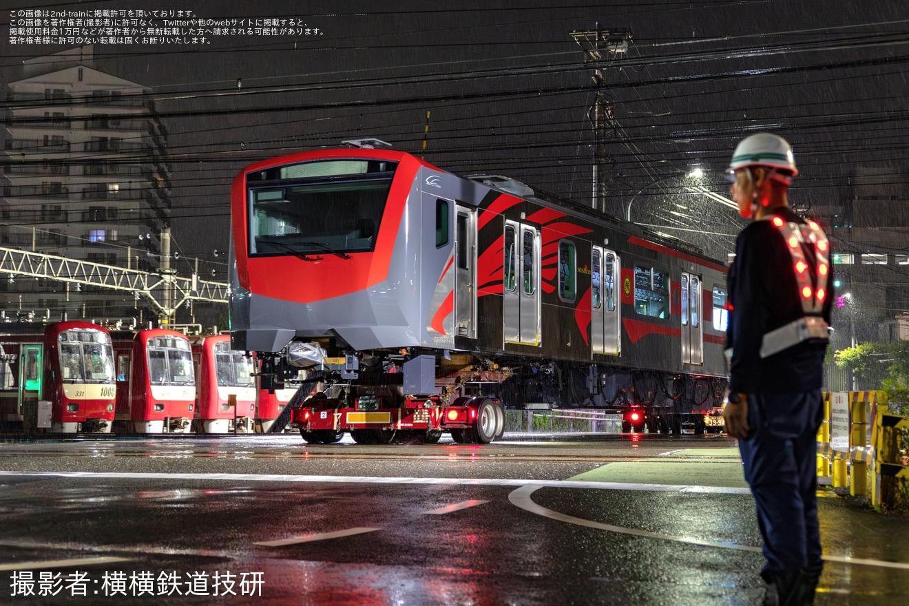【PR】フィリピン国鉄南北通勤線EM10000形第3編成先頭車が陸送の拡大写真