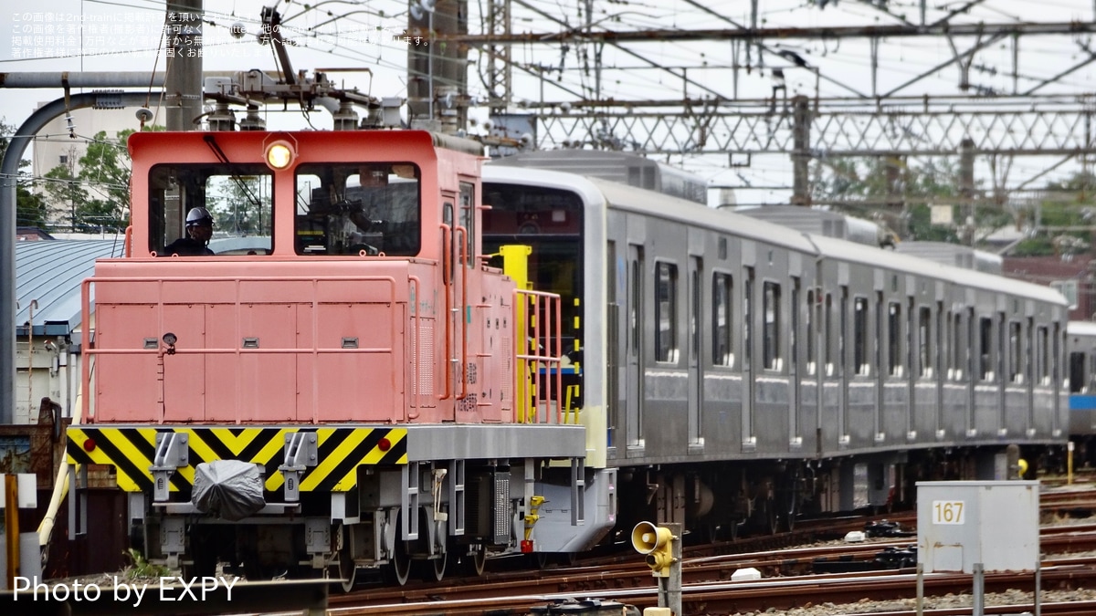 小田急】3000形3277Fの新宿方3両がリニューアル工事中の姿で確認される