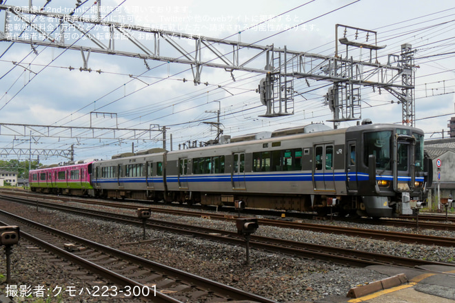 【ハピライン】521系HF16編成吹田総合車両所本所入場回送を島本～山崎間で撮影した写真