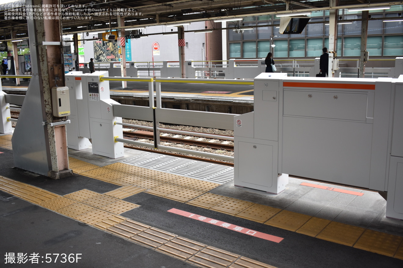 【JR東】中央快速線 中野駅のホームドアが稼働開始(6・8番線)の拡大写真