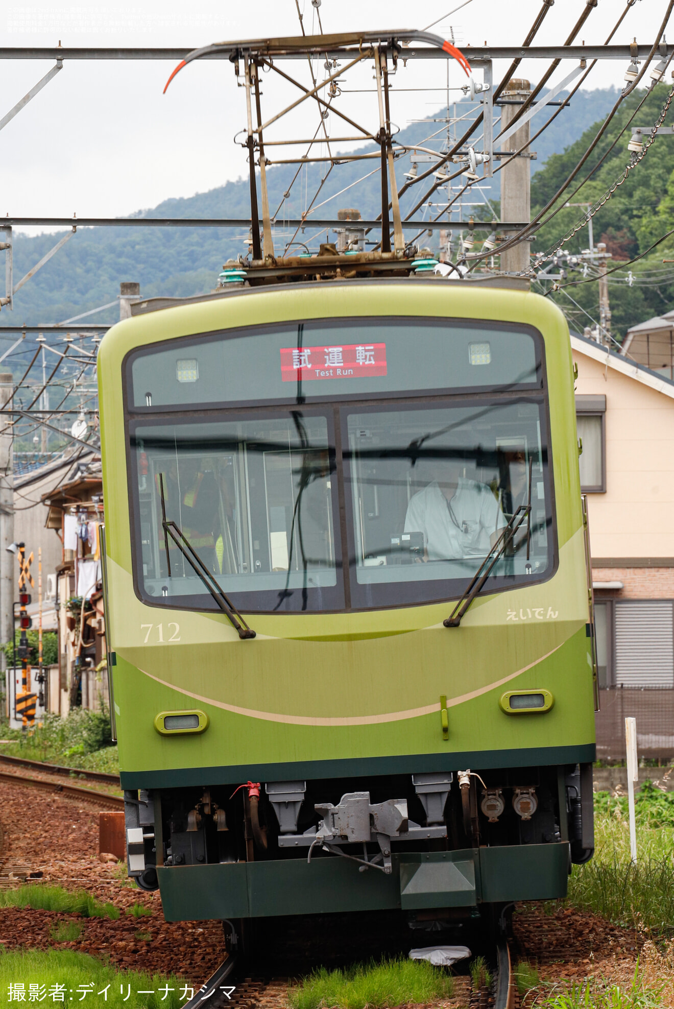 【叡電】デオ700系デオ710形712号車が修学院出場試運転の拡大写真