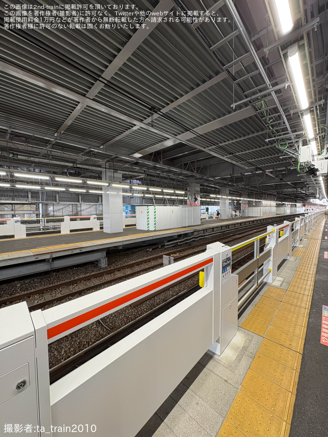 【JR東】中野駅6・8番線ホームドア稼働開始を中野駅で撮影した写真