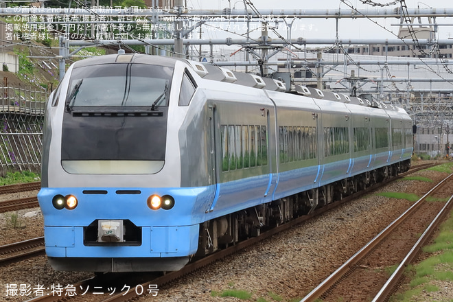 【JR東】E653系K71編成を使用の臨時特急「常磐鎌倉号」運転(2026/6/6) - 新子安駅にて撮影