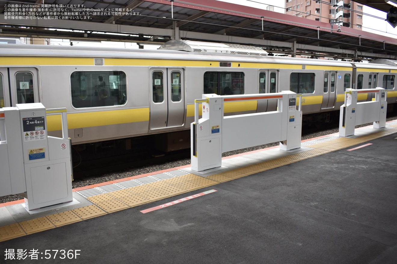 【JR東】中央快速線 西荻窪駅にホームドアが設置の拡大写真