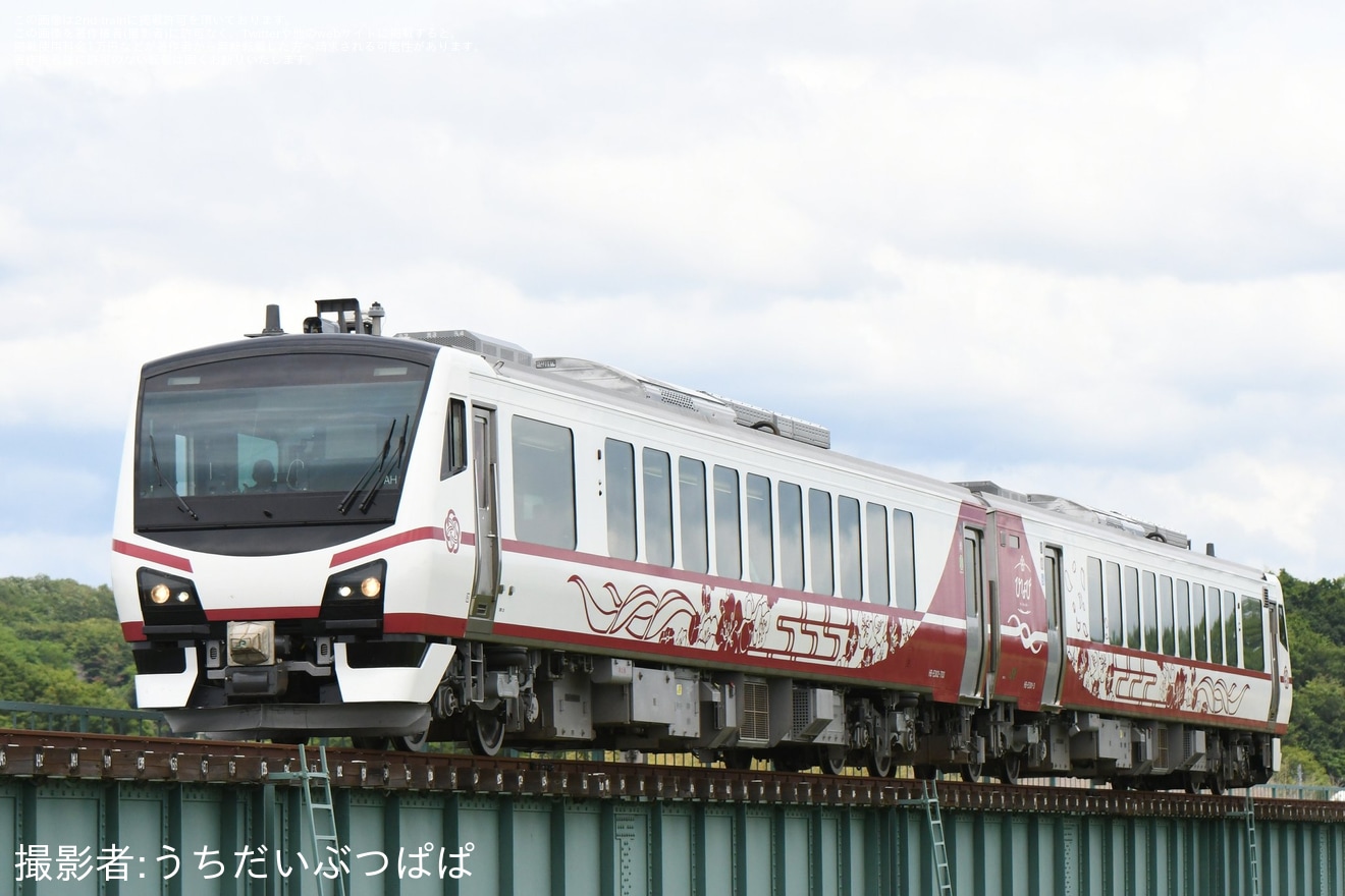 【JR東】HB-E300系「ひなび」を使用した「ふるまい酒まつり号」が運転の拡大写真