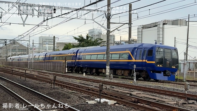 【JR東】253系1000番台OM-N02編成が新エクステリアデザインで構内試運転（2枚目）