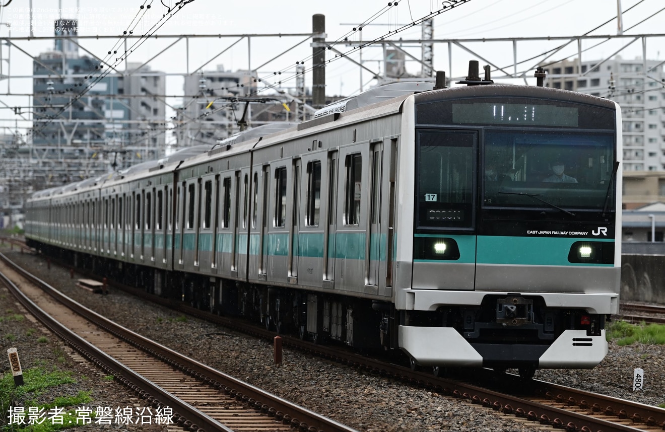 【JR東】E233系2000番台マト17編成東京総合車両センター出場回送(機器更新実施)の拡大写真