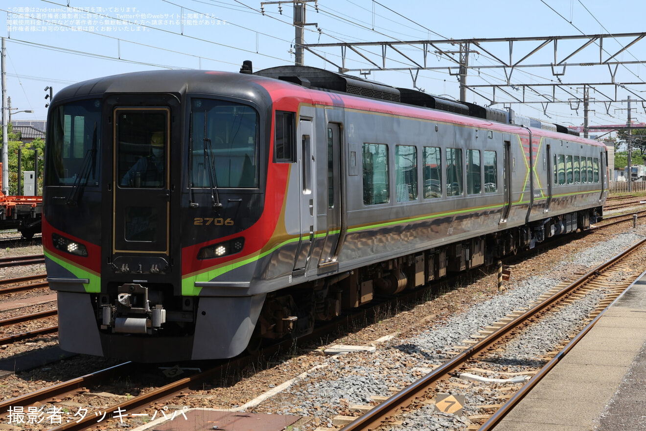 【JR四】2700系気動車2755号車が検査を終え多度津工場出場の拡大写真