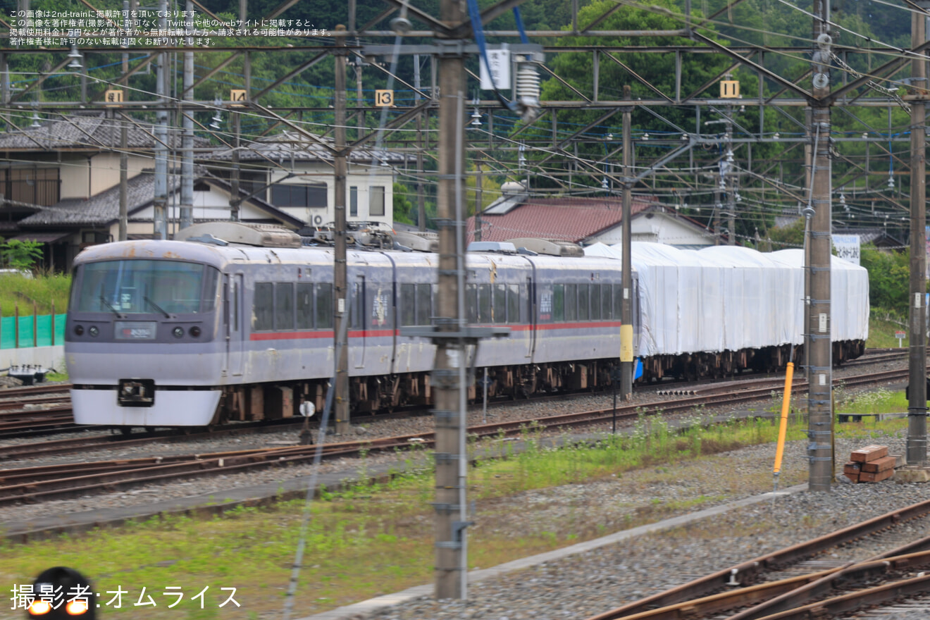 【西武】10000系10101Fが3000系3011Fと連結の拡大写真