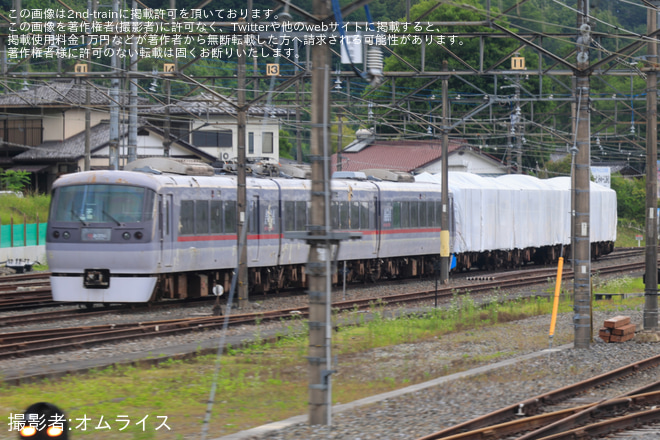【西武】10000系10101Fが3000系3011Fと連結 - 横瀬駅にて撮影