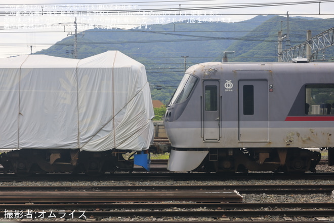 【西武】10000系10101Fが3000系3011Fと連結 - 横瀬車両基地にて撮影