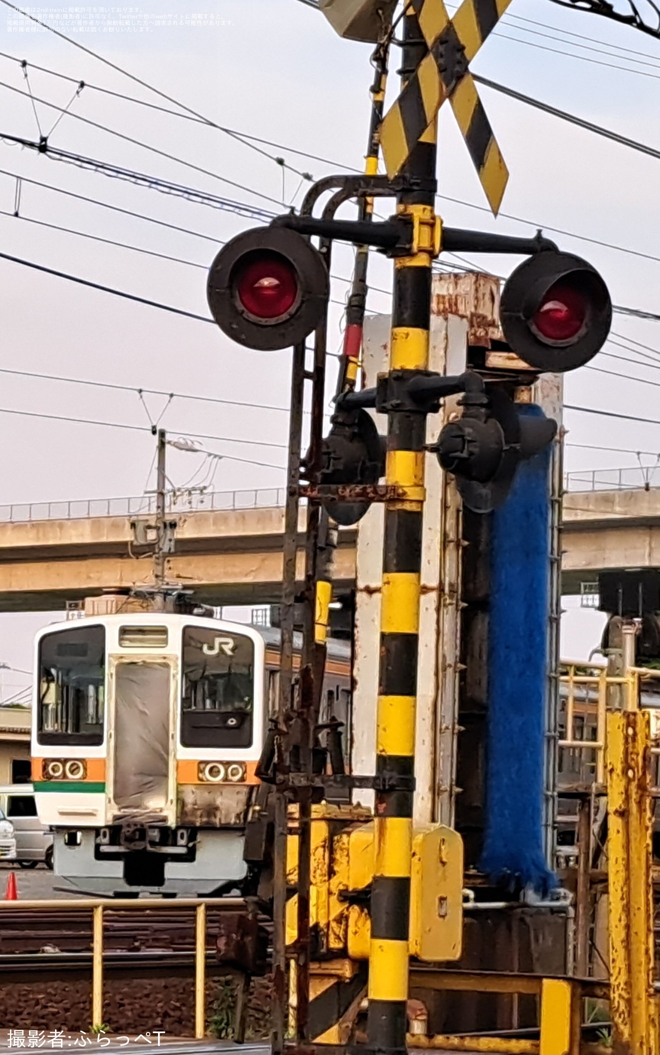 【三岐】211系LL1編成が部品取りにの拡大写真