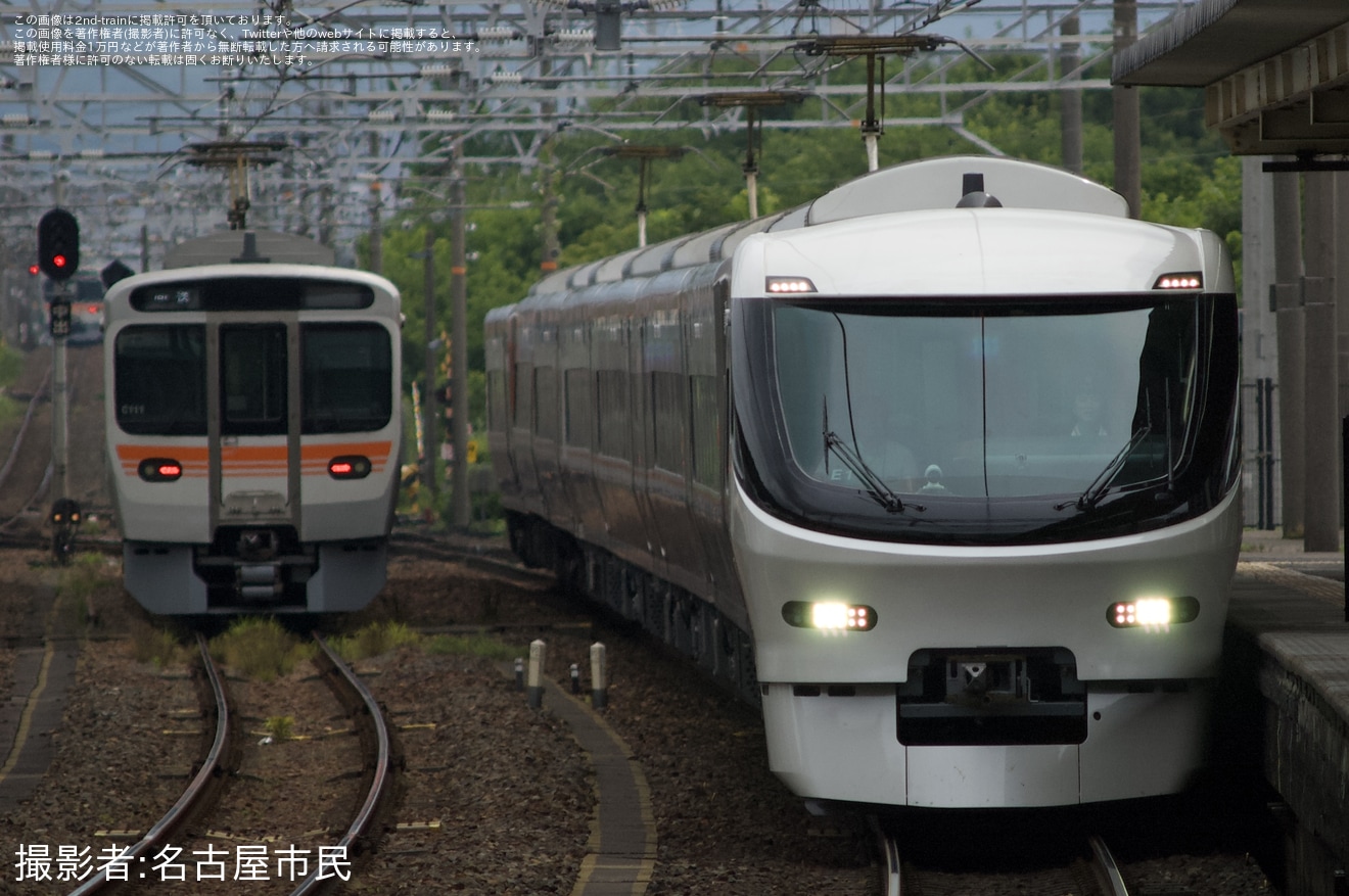 【JR海】385系E1編成が中央線にて試運転を実施の拡大写真