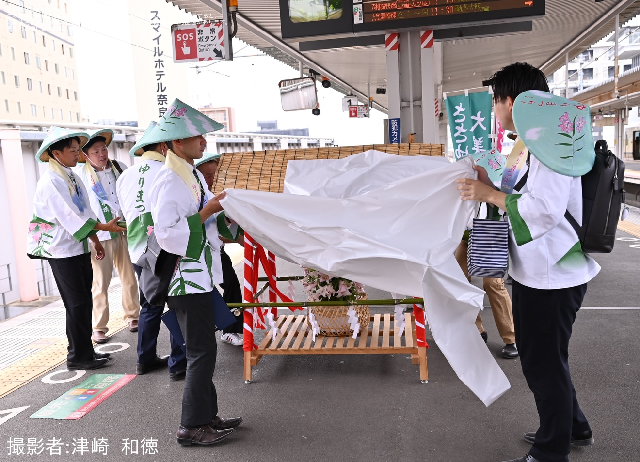 【JR西】桜井線の列車で三枝祭向けのささゆりを輸送の拡大写真