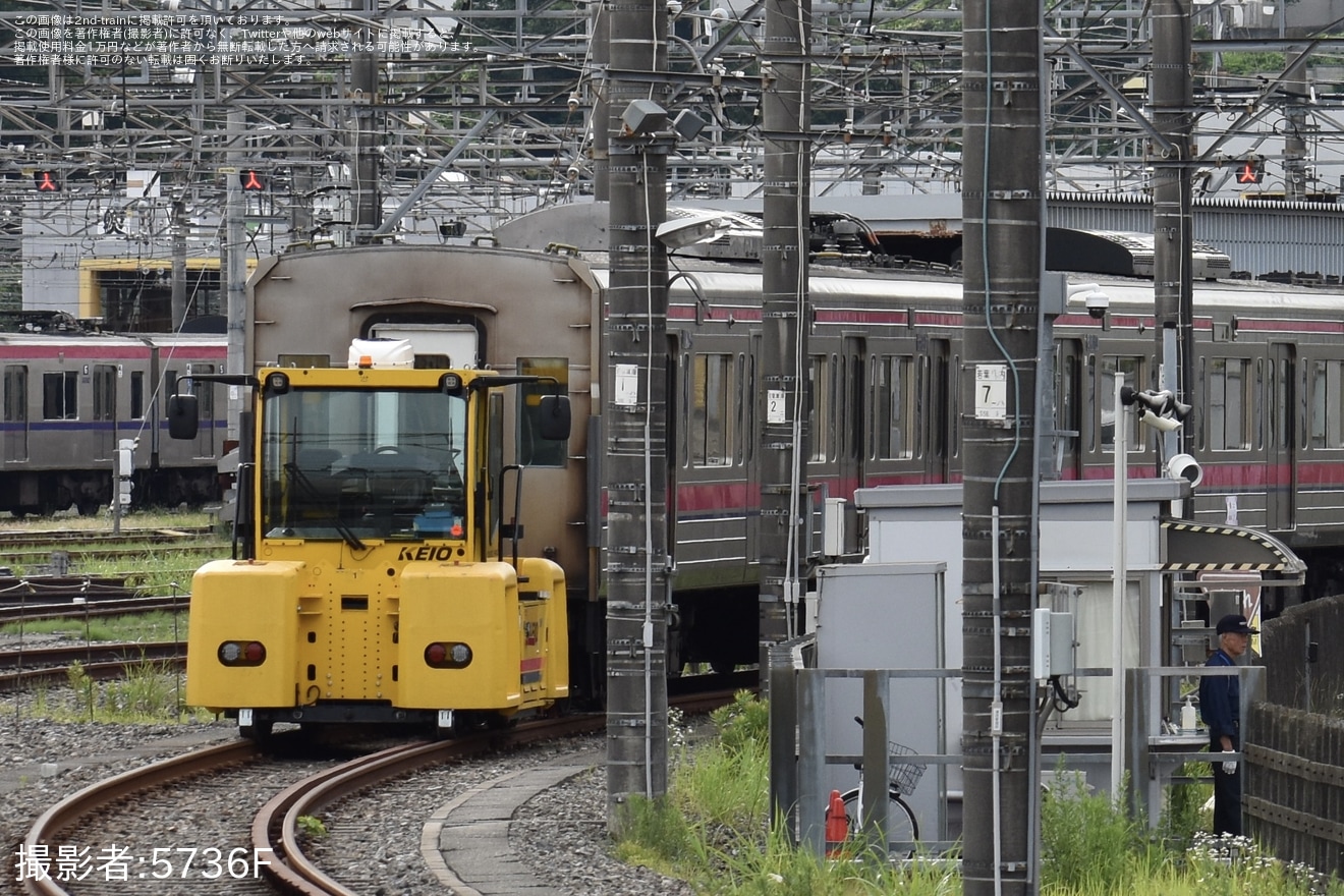 【京王】未更新車だった8000系8714FのVVVFインバータ制御装置と一部内装が撤去の拡大写真