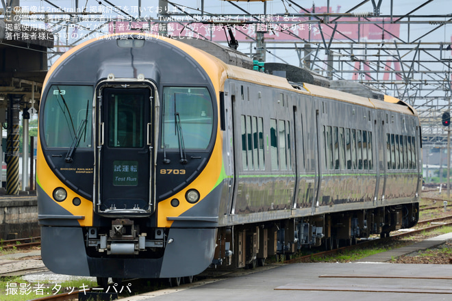 【JR四】8600系E3編成が多度津工場を出場を多度津駅で撮影した写真