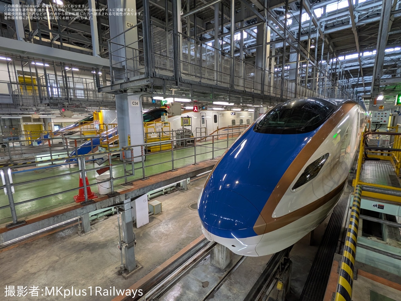 【JR西】「北陸新幹線 ヒミツ発見!貸切回送列車で潜入 白山総合車両所見学」開催の拡大写真