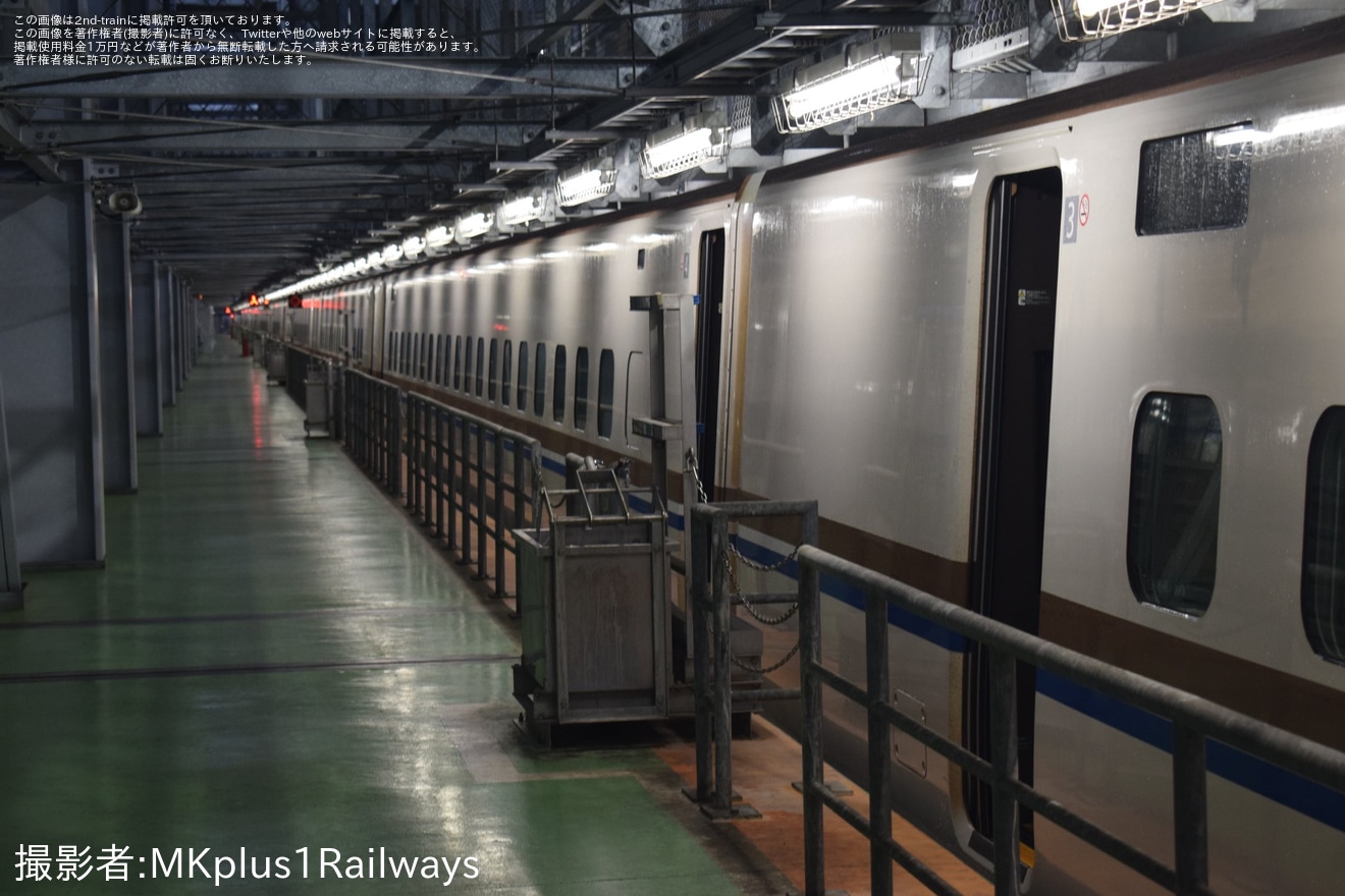 【JR西】「北陸新幹線 ヒミツ発見!貸切回送列車で潜入 白山総合車両所見学」開催の拡大写真