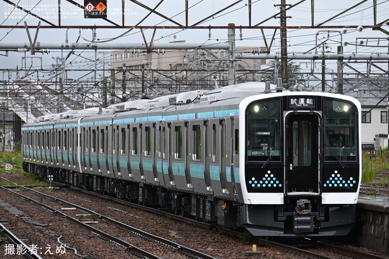 【JR東】E131系200番台N7編成・N8編成がJ-TREC新津事業所を出場し公式試運転の拡大写真