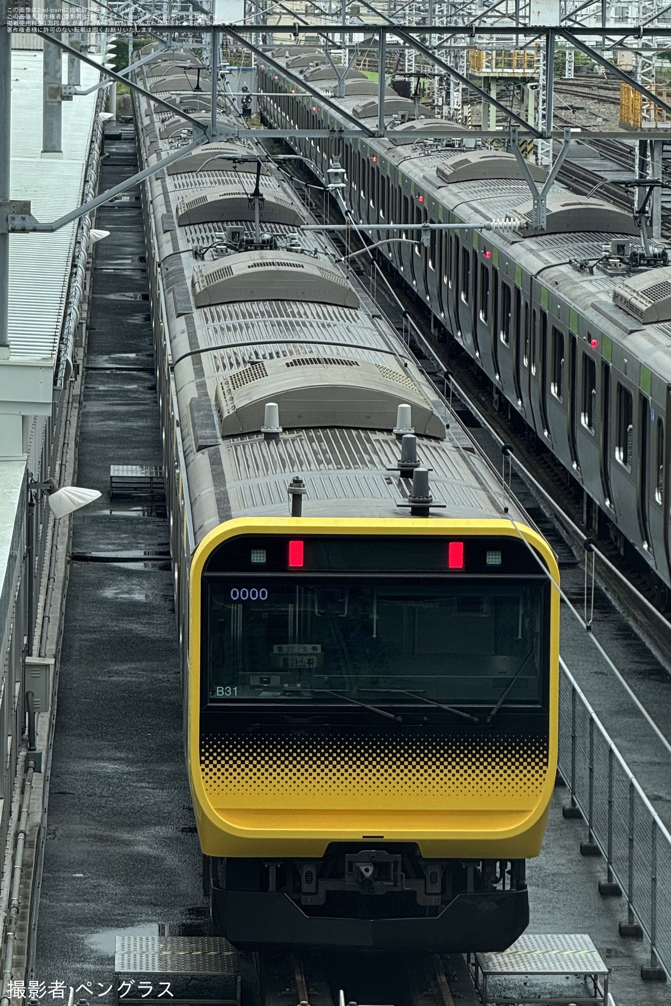【JR東】E235系ミツB31編成が東京総合車両センター東エリアに留置の拡大写真
