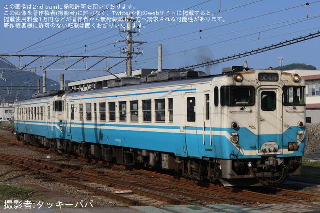 【JR四】キハ40系キハ40-2110+キハ40-2108 最後の自走で多度津工場へ入場を多度津駅で撮影した写真