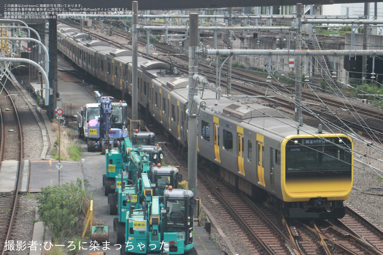 【JR東】E235系B31編成(元トウ31編成) 東京総合車両センター出場の拡大写真