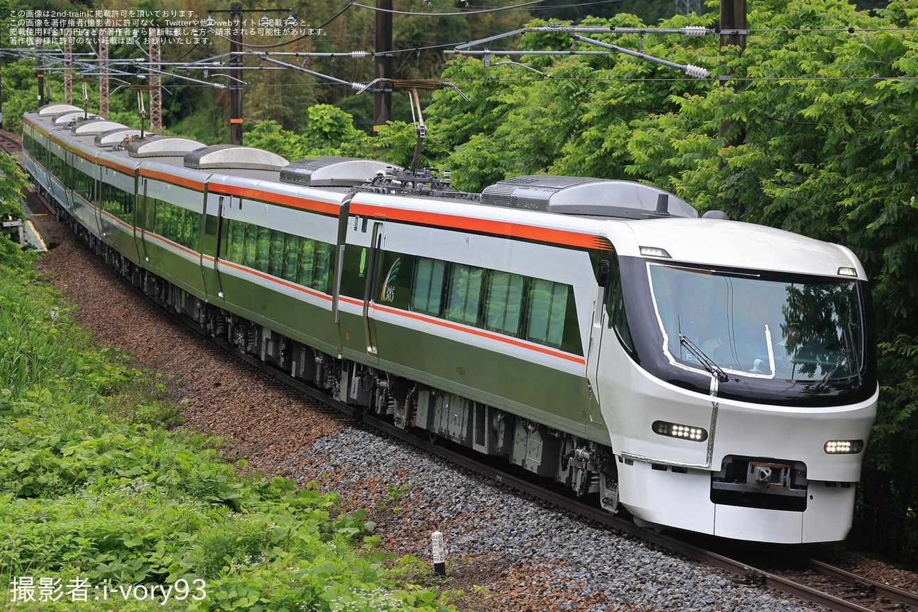 【JR海】385系E1編成が前面窓にアンテナ？を取り付け性能試運転の拡大写真