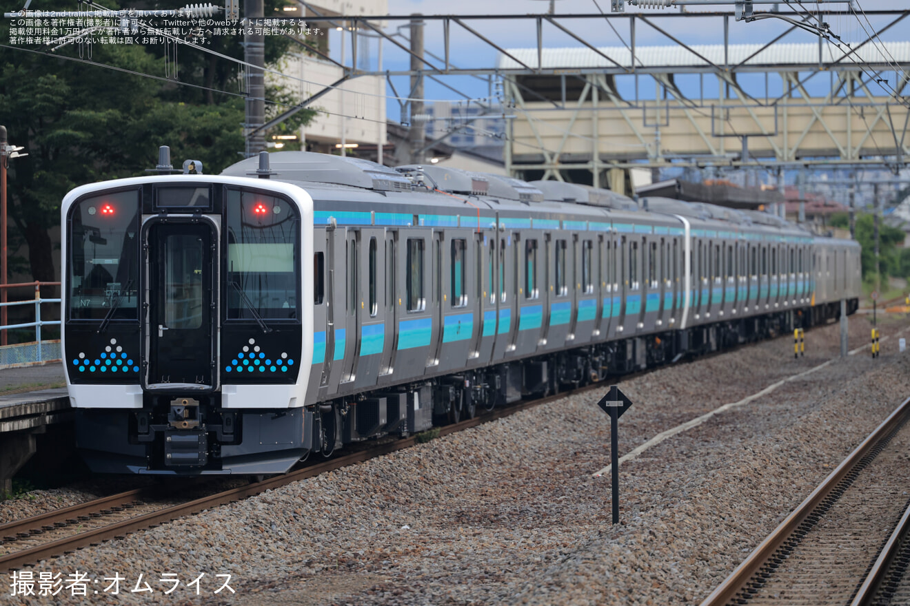 【JR東】E131系N7編成+N8編成 配給輸送の拡大写真