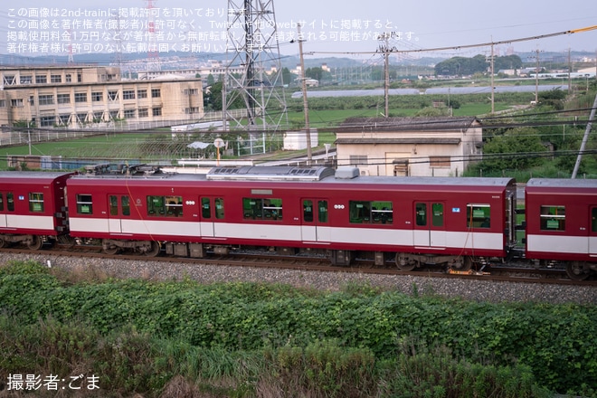 【近鉄】京都駅で脱線した8A系8A06をEE28+VE74が救援回送（1枚目）