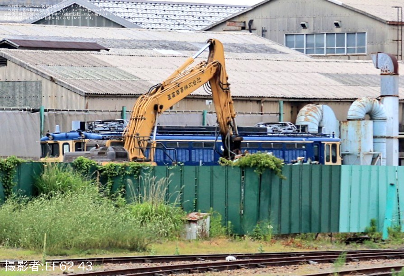 【JR東】EF65-1103が長野総合車両センターの解体線へ移動の拡大写真