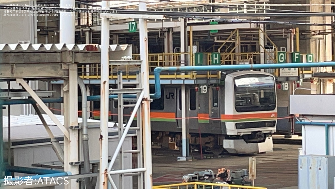 【JR東】209系3500番台ハエ51編成が大宮総合車両センターへ入場の拡大写真