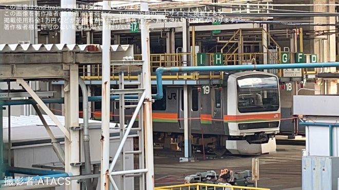 【JR東】209系3500番台ハエ51編成が大宮総合車両センターへ入場を不明で撮影した写真