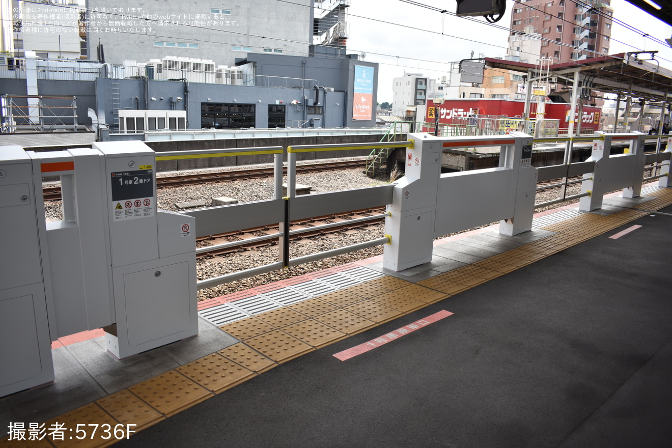 【JR東】中央快速線 西荻窪駅のホームドアが稼働開始の拡大写真