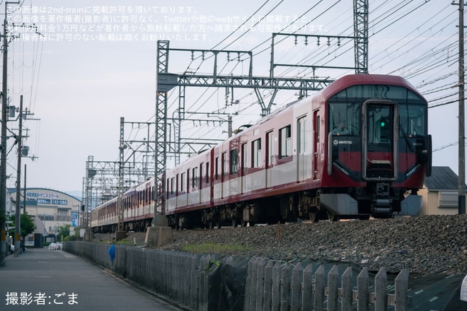 【近鉄】京都駅で脱線した8A系8A06をEE28+VE74が救援回送（2枚目）