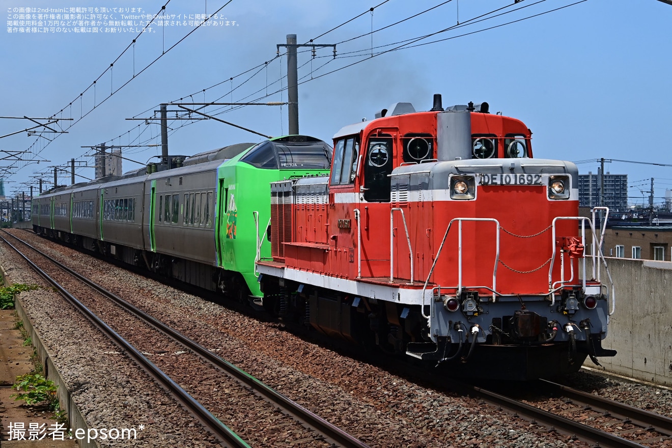 【JR北】789系HE-104＋HE-204編成が苗穂工場へ入場の拡大写真
