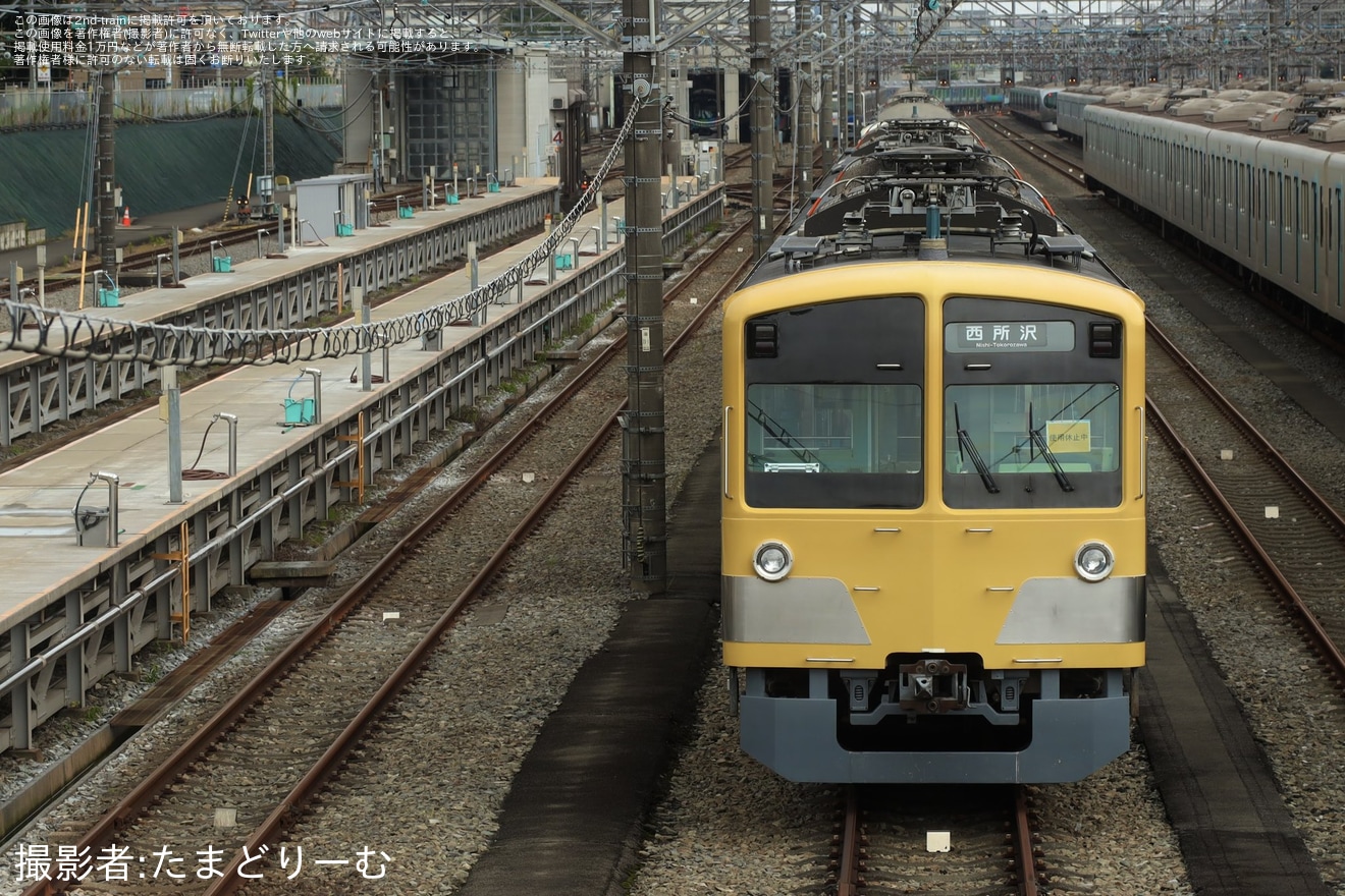 【西武】新101系263Fに「使用休止中」札が掲出されるの拡大写真
