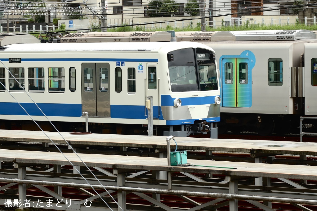【西武】新101系263Fに「使用休止中」札が掲出されるの拡大写真