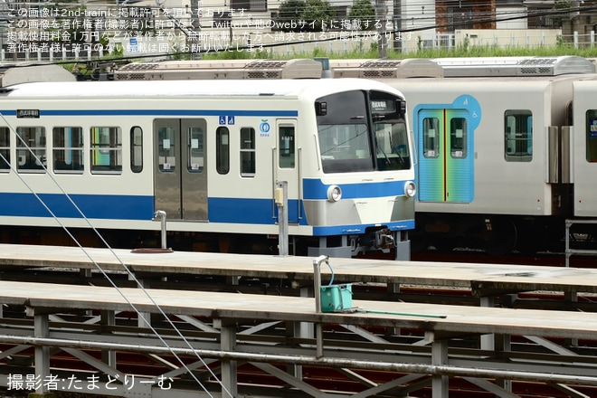【西武】新101系263Fに「使用休止中」札が掲出されるを小手指車両基地付近で撮影した写真