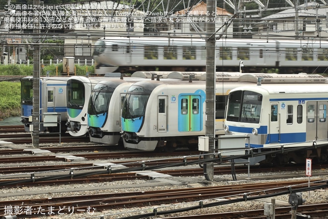 【西武】新101系263Fに「使用休止中」札が掲出されるを小手指車両基地付近で撮影した写真