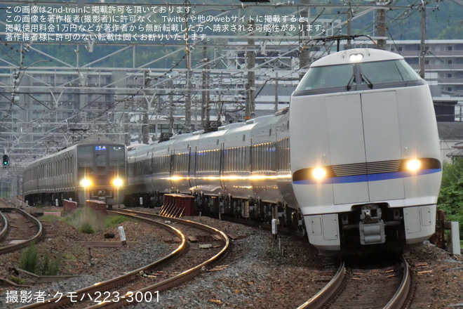 【JR西】683系4000番台B42編成吹田総合車両所出場回送を島本～山崎間で撮影した写真