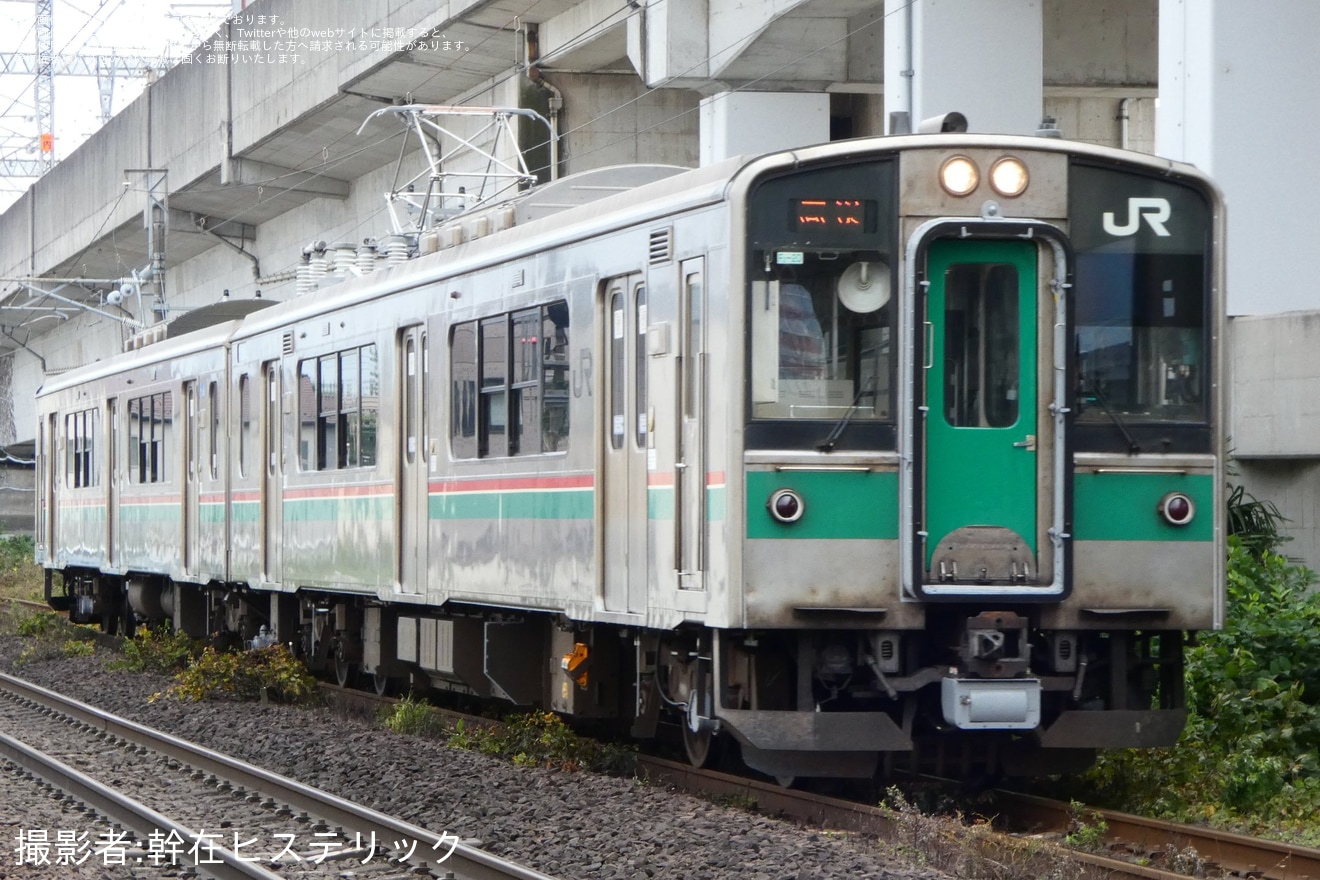 【JR東】701系F2-20編成が郡山総合車両ベースを出場し回送の拡大写真