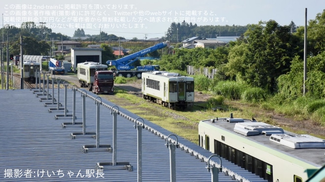 【山形】キハ110-210が今泉駅へ陸送完了を不明で撮影した写真