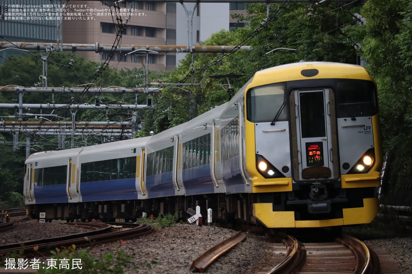 【JR東】E257系NB-15編成を使用した臨時特急「あやめ86号(佐原夏祭り)」が運転の拡大写真