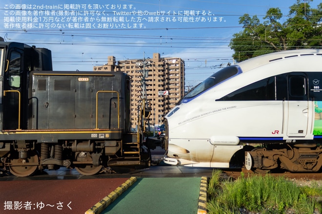 【JR九】885系SM3編成「スーパーマリオトレイン」がDE10-1209牽引で救援回送を不明で撮影した写真