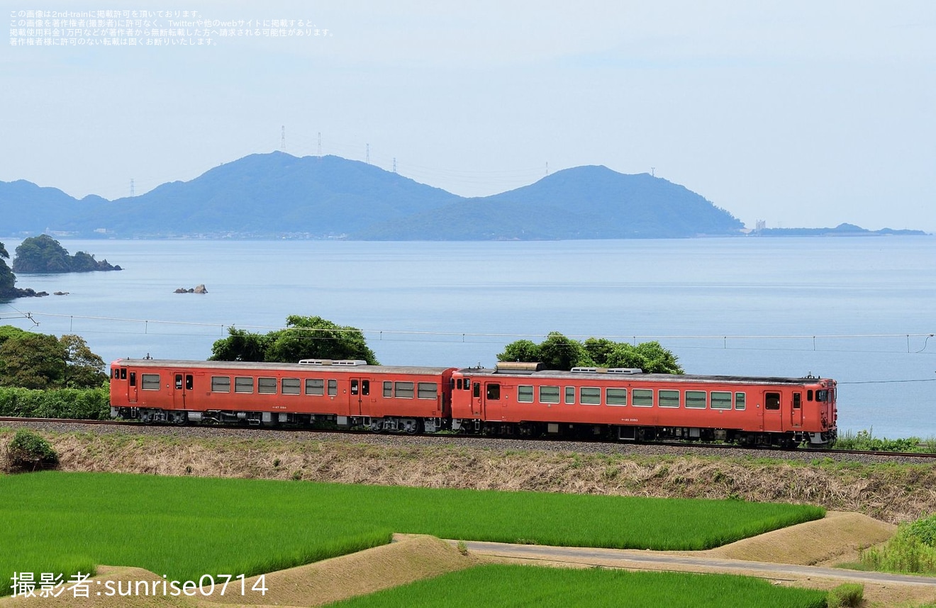 【JR西】キハ47-1064が後藤総合車両所を出場しキハ40-2093と連結して回送の拡大写真