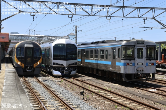 【JR四】5000系M1編成が検査を終えて多度津工場出場 - 多度津駅にて撮影