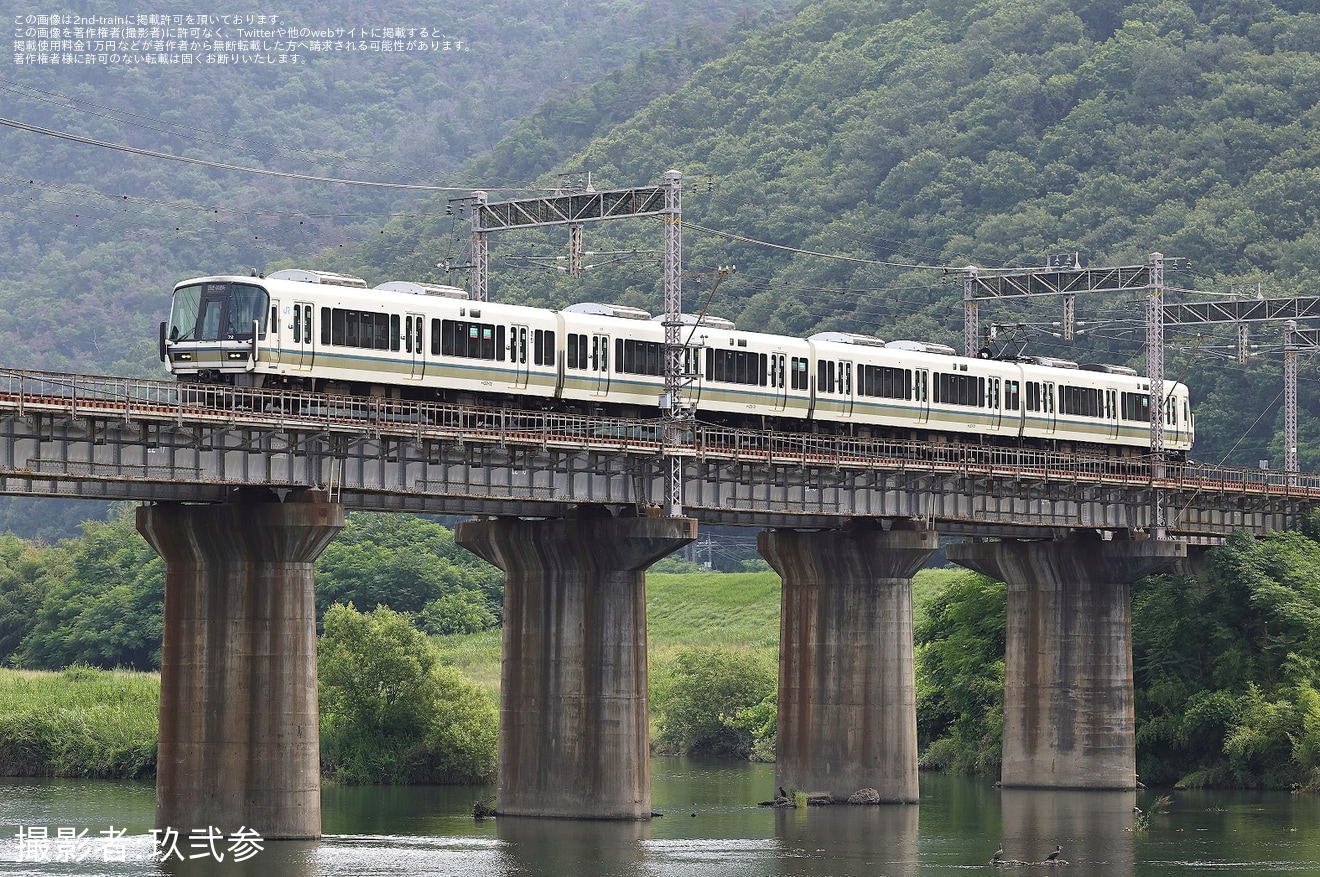 【JR西】221系NA434編成が下関総合車両所本所へ入場回送の拡大写真
