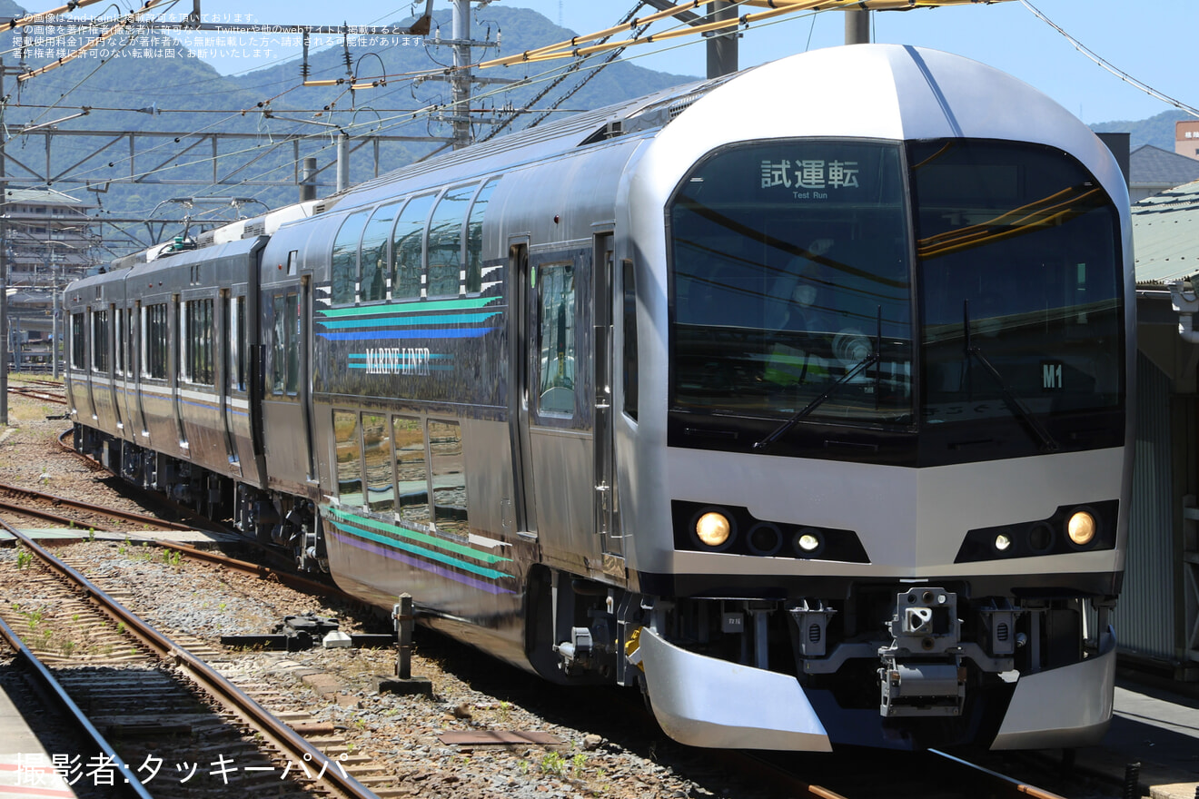 【JR四】5000系M1編成が検査を終えて多度津工場出場の拡大写真