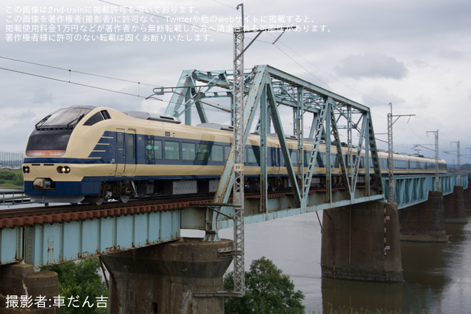 【JR東】E653系U101編成「 583系カラー」 秋田総合車両ベース出場を羽後牛島～新屋間で撮影した写真