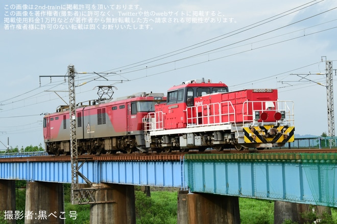【JR貨】HD300-32が北海道方面へ無動力回送を品井沼〜鹿島台間で撮影した写真